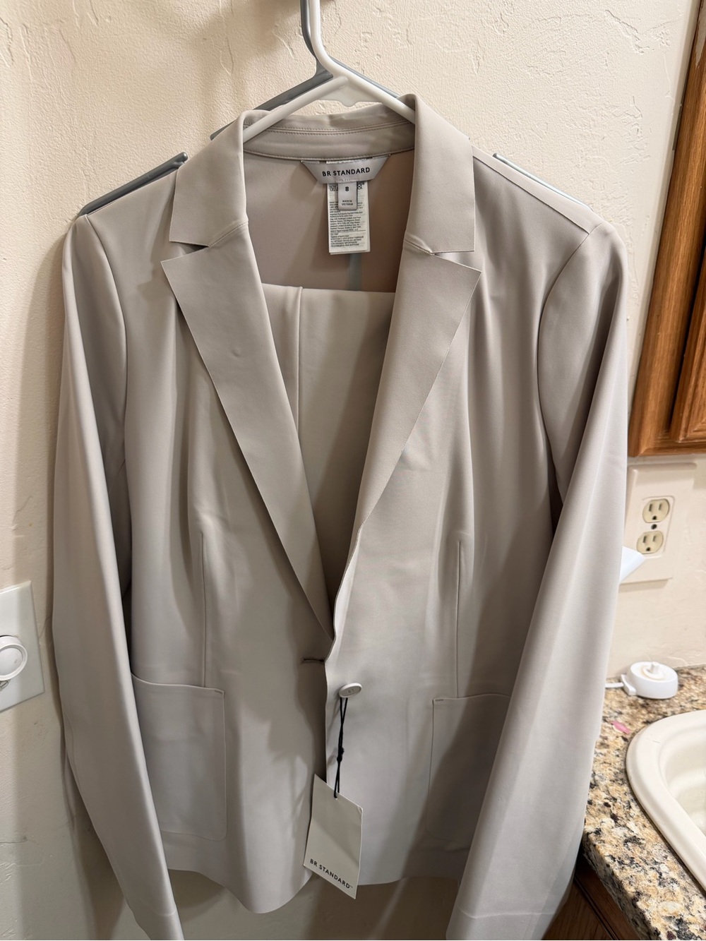Banana republic Standard Women's Light tan ivory pants suit